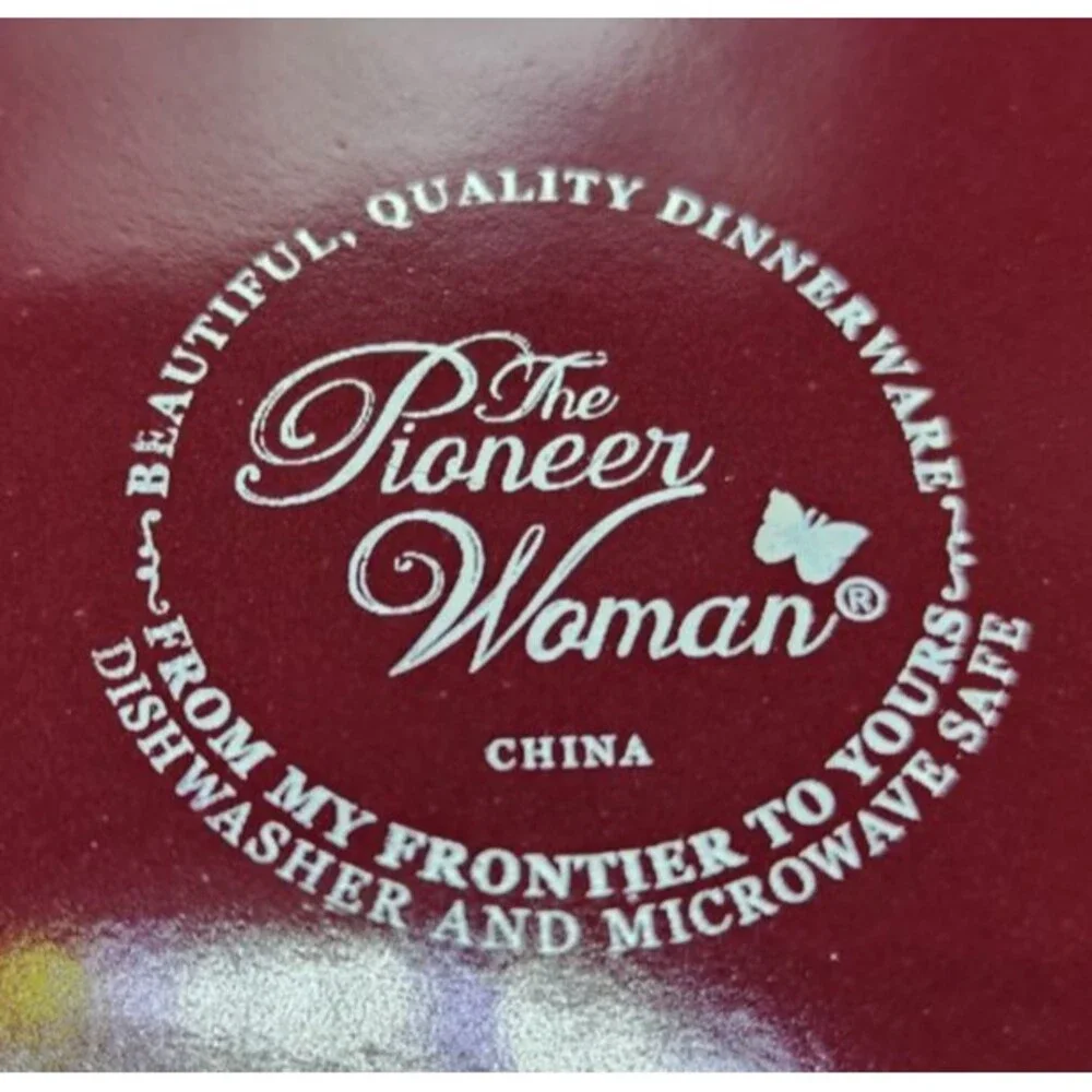 Pioneer Woman ~ Red ~ FARMHOUSE LACE Stoneware Salad Plates (Set of 3) READ!!